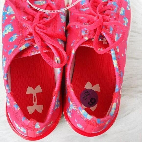 Under Armour Big Girl Sneakers Size 6.5 Youth - Picture 6 of 9